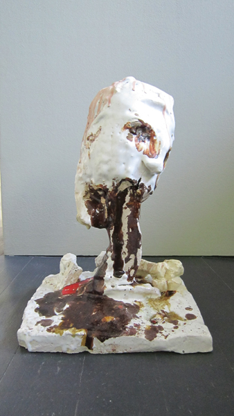 Fresser, 2015, Keramik glasiert, engobiert, 21 cm x 26 cm x 38 cm