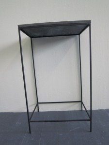 Jörg Wagner, Metall, Farbe, Beton, 25cm x 35cm x 57cm, 2015, Auflage 10