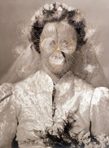 Bernd Hoffmann, Die Braut, 2015, Fotografie, Stoff, 22cm x 29cm