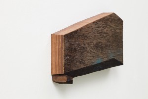 Petra Deta Weidemann, Freisitz, 2015, Holz, Farbe, 4 x 20 x30cm