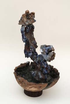 Bernd Hoffmann, Königskinder der Kloake, 2017, Keramik glasiert, H (mit Sockel),50xØ25cm