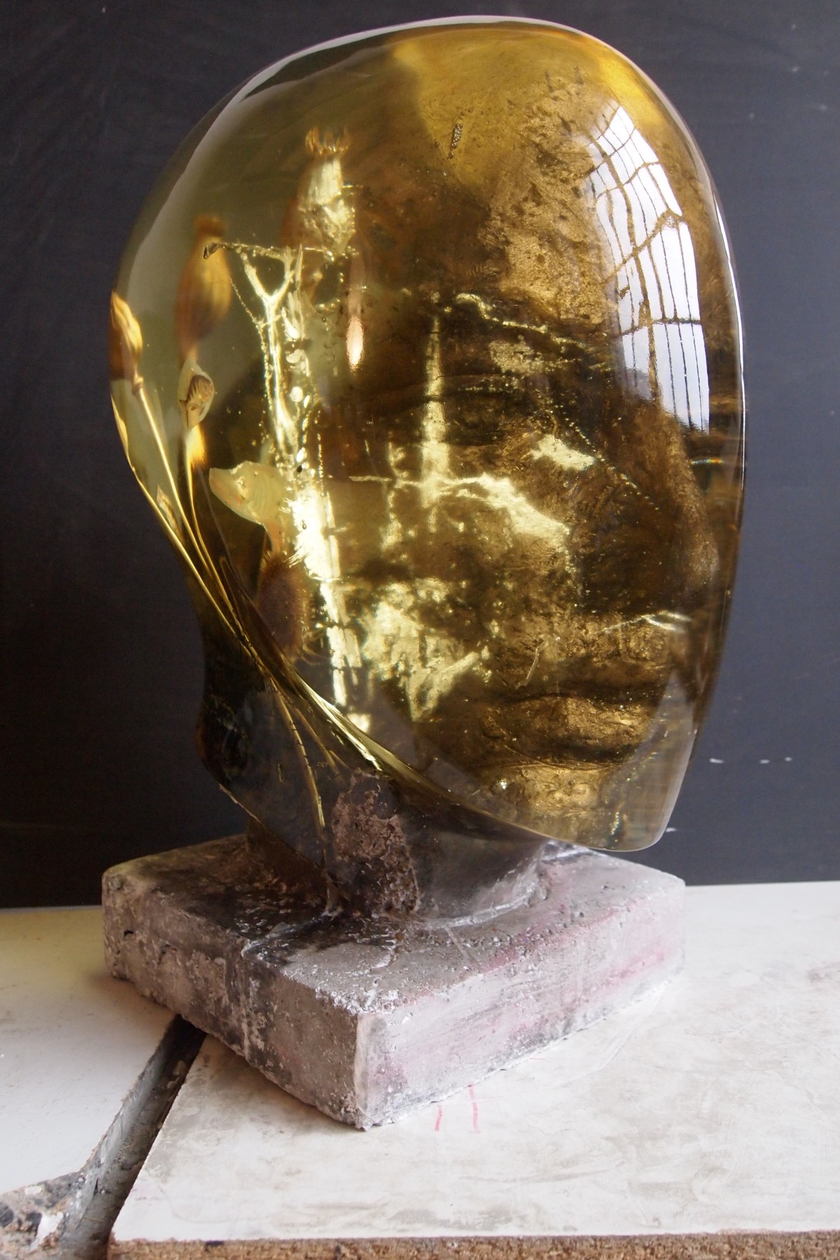 Lethe III, 2016, Harz, Beton, Ø 65cm